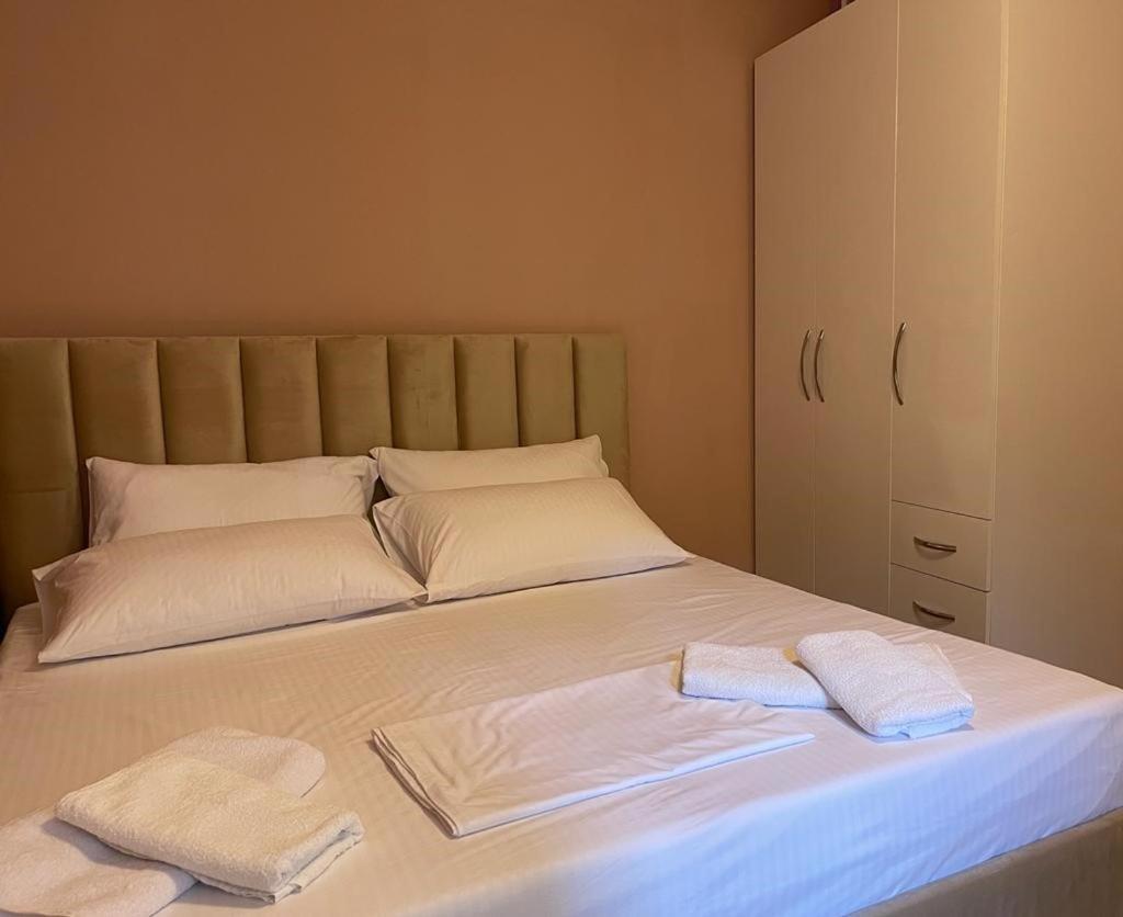 Tirana City Center Apartments Esterno foto