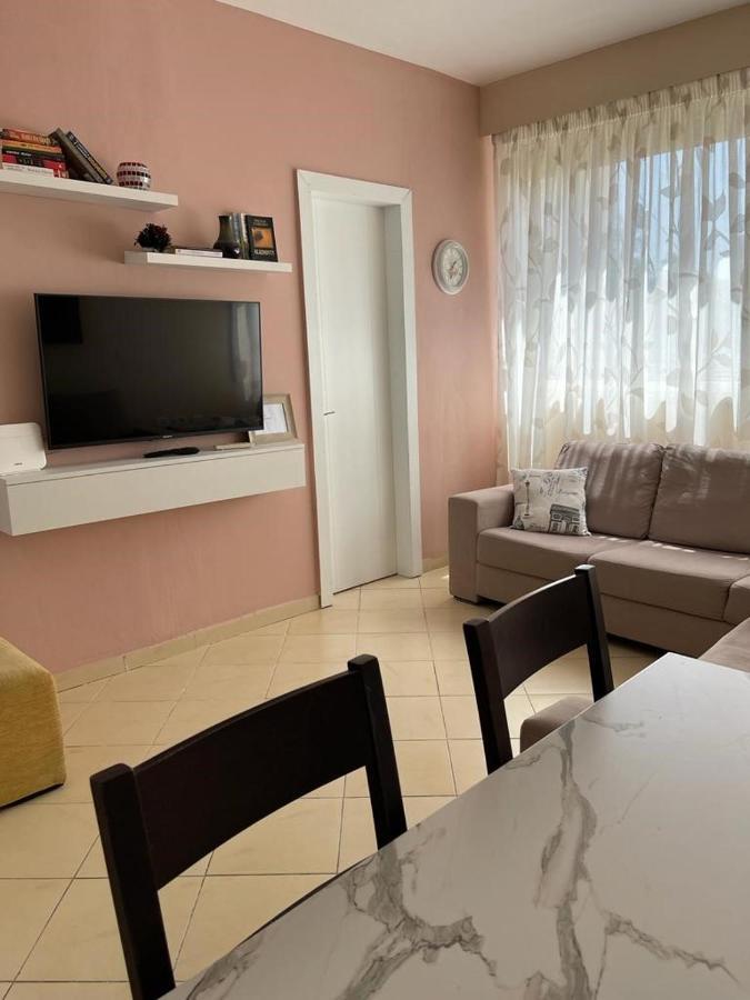 Tirana City Center Apartments Esterno foto